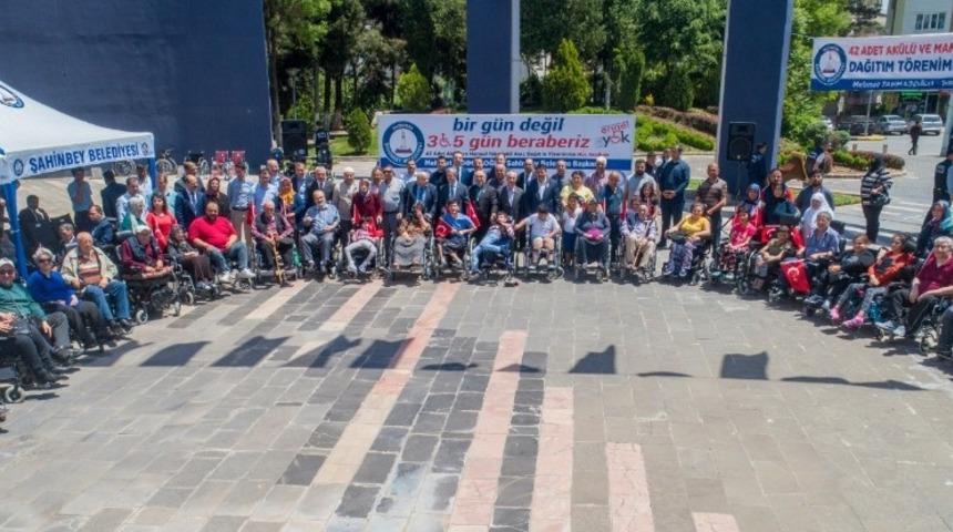 Şahinbey&rsquo;de 42 engelliye tekerlekli sandalye