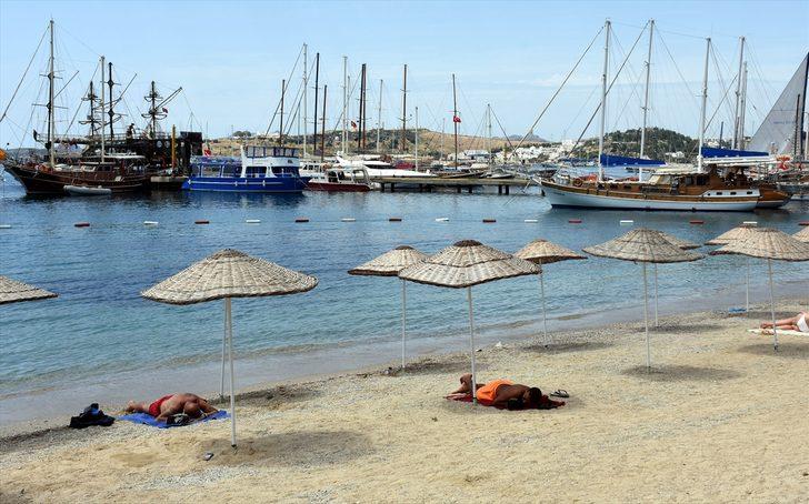 Bodrum'da şezlonglar kalktı G5