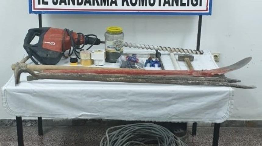 Jandarmadan ka&ccedil;ak kazıya su&ccedil;&uuml;st&uuml;