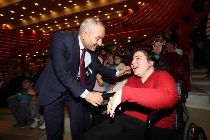 Özel çocuklara diplomalarını Başkan Büyükgöz verdi G1