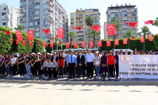 Adana’da Gençlik Haftası kutlamaları başladı