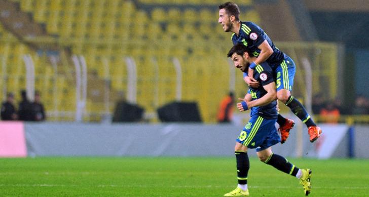 Şener Özbayraklı (Fenerbahçe)