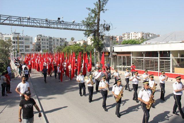 Gençlik Haftası ’Gençlik Yürüyüşü’ ile başladı