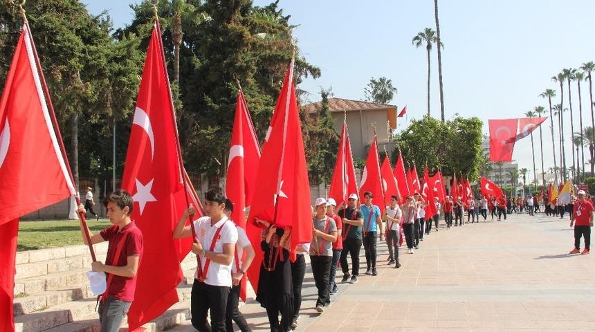 Gen&ccedil;lik Haftası &rsquo;Gen&ccedil;lik Y&uuml;r&uuml;y&uuml;ş&uuml;&rsquo; ile başladı