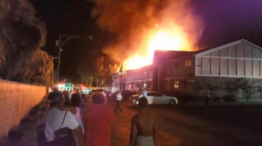 Çocuklarını yangından kurtarmak için eve girdi! Hiçbiri çıkamadı