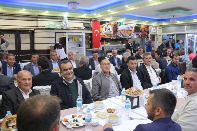 Kaymakam Pişkin, muhtarlarla birlikte iftar yaptı