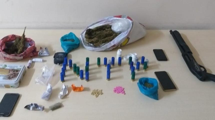 Uyuşturucu tacirlerine operasyon: 7 g&ouml;zaltı