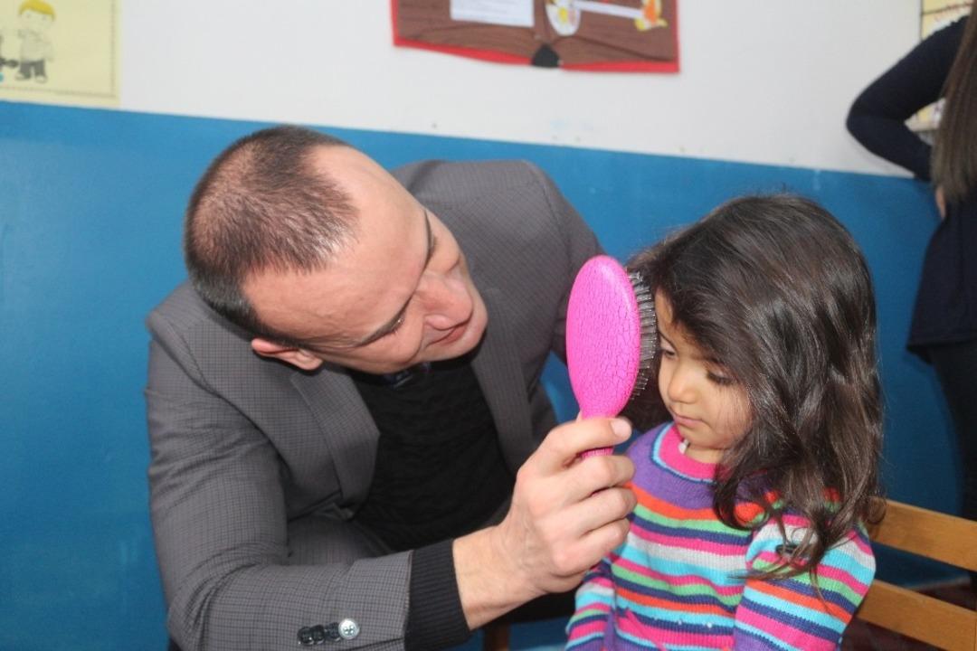 Kendini eğitime adayan m&uuml;d&uuml;r