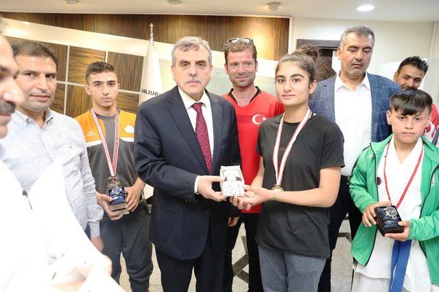 Şanlıurfa’da sporcular ulusal platformlarda ödüller topluyor