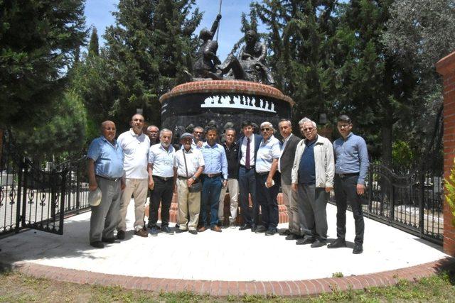 Başkan Özcan ülkücü şehitleri unutmadı