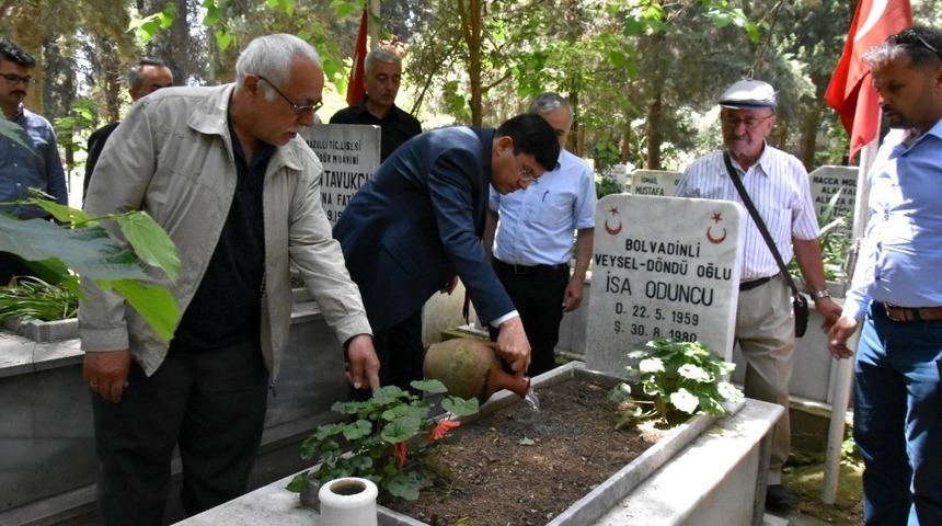 Başkan &Ouml;zcan &uuml;lk&uuml;c&uuml; şehitleri unutmadı