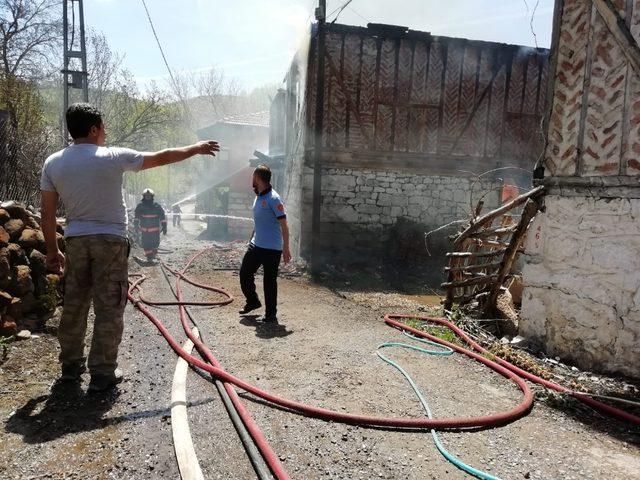 Kızılcahamam&rsquo;da k&ouml;yde &ccedil;ıkan yangın itfaiyeyi alarma ge&ccedil;irdi 2