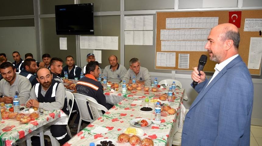 Başkan Pekyatırmacı gece personeli ile bir araya geldi