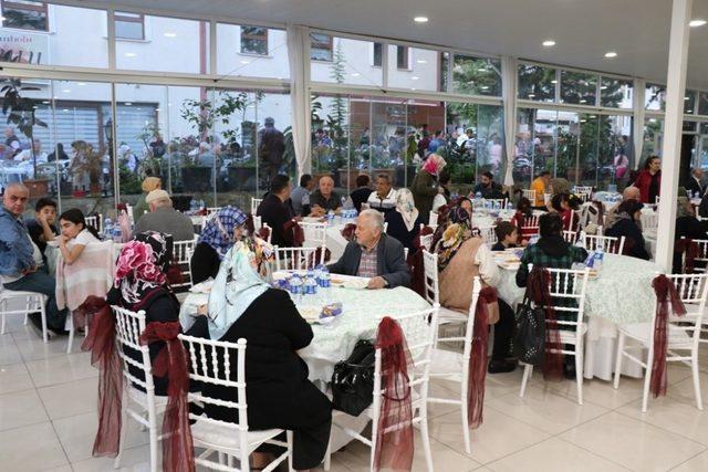 Mahalle iftarları Atatürk ve Yeni Mahalle de devam etti