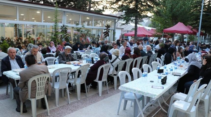 Mahalle iftarları Atat&uuml;rk ve Yeni Mahalle de devam etti