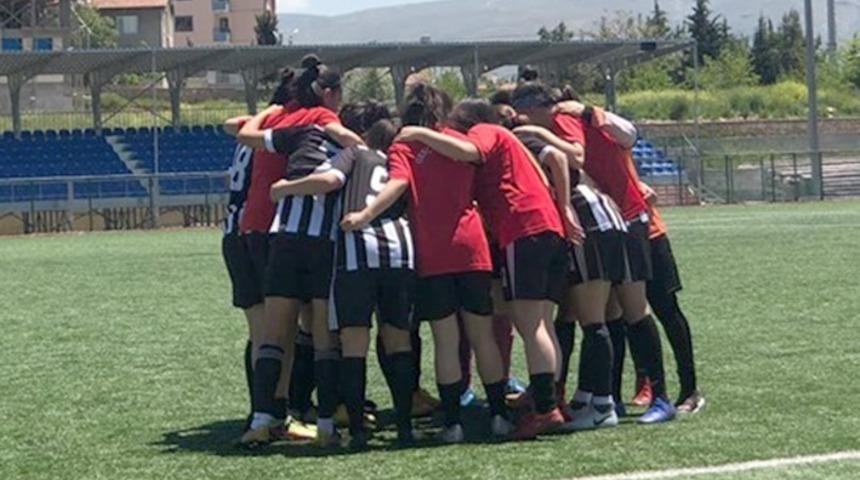 Kayseri Gen&ccedil;lerbirliği, gen&ccedil; kızlarda T&uuml;rkiye finaline adını yazdırdı