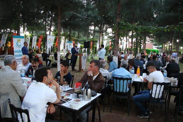 Canpolat belediye üyeleriyle iftar yaptı