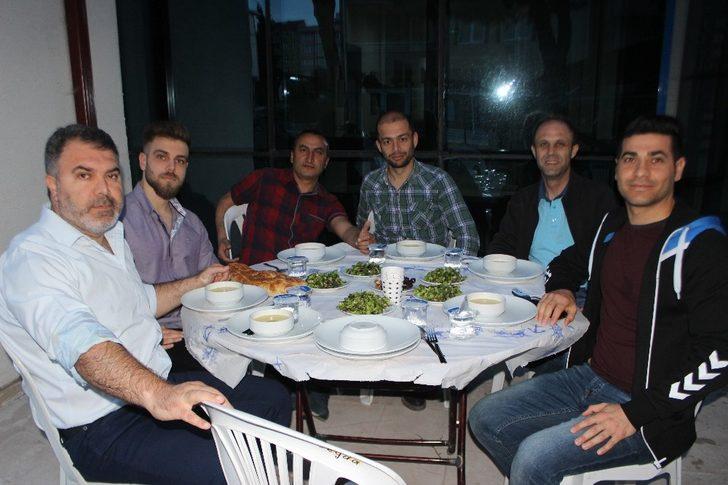 Güvenlik Kuvvetlerini Kalkındırma ve Dayanışma Derneği’nden iftar yemeği G2