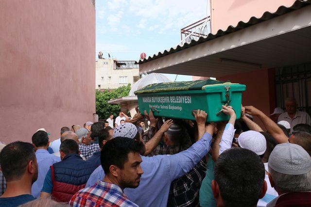 Sondaj kuyusuna düşüp ölen 4 yaşındaki Mehmet toprağa verildi