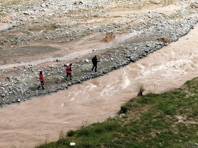 Kars’ta kaybolan çocuğu arama çalışmaları sürüyor