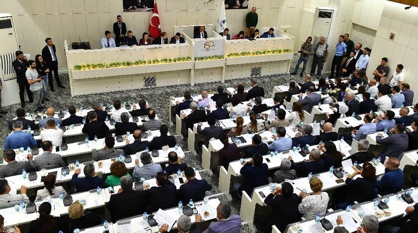 İzmir&rsquo;de kent i&ccedil;i ulaşım &uuml;cretleri meclis tarafından onaylandı