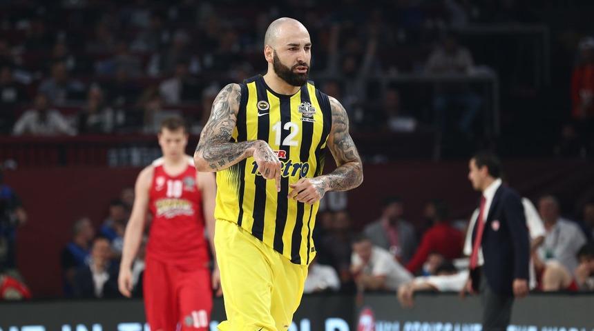 Hidayet Türkoğlu Pero Antic'i tebrik etti
