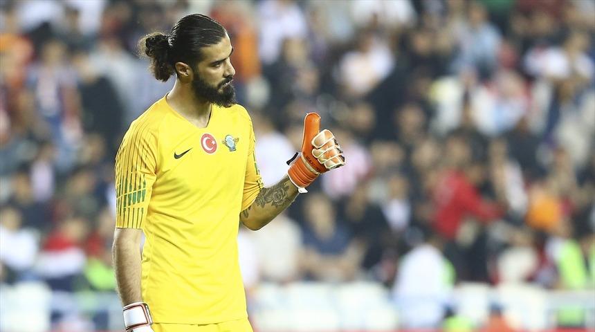 Akhisarsporlu futbolcular kupa seremonisine çıkmadı!