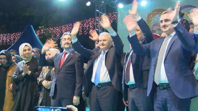 Binali Yıldırım, Sultangazi'de seçmen buluşmasında konuştu