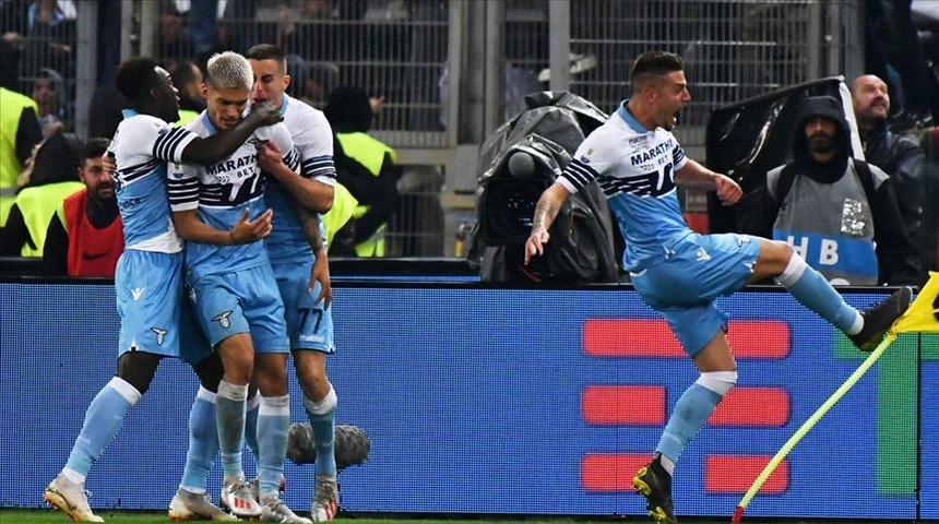 Atalanta'yı geçen Lazio kupayı müzesine götürdü