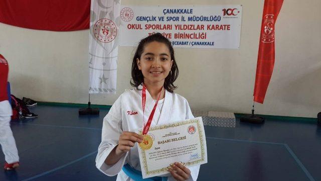 Zişan Gürsoy Karate Yıldızlar Kumite’de Türkiye Şampiyonu