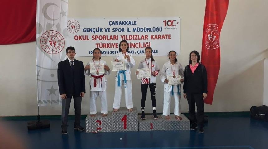 Zişan G&uuml;rsoy Karate Yıldızlar Kumite&rsquo;de T&uuml;rkiye Şampiyonu