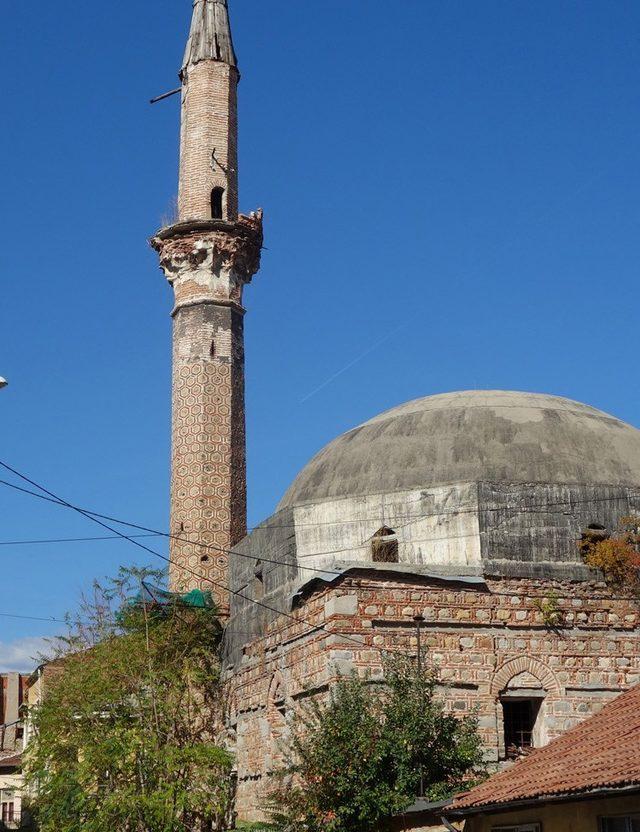 Bulgaristan’da Osmanlı yadigarı cami yıkılmak üzere