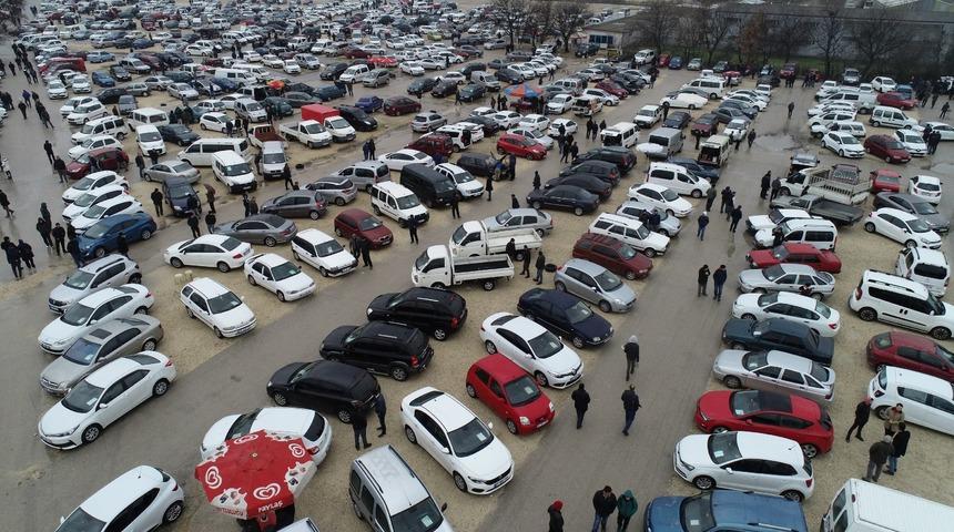 Açık renkli araçlar koyulara göre daha az yakıt tüketiyor