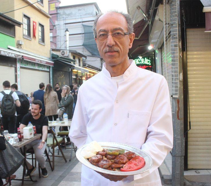 (ÖZEL) Tarihi lezzetle iftar açmak isteyen binlerce kişi oraya akın ediyor G2