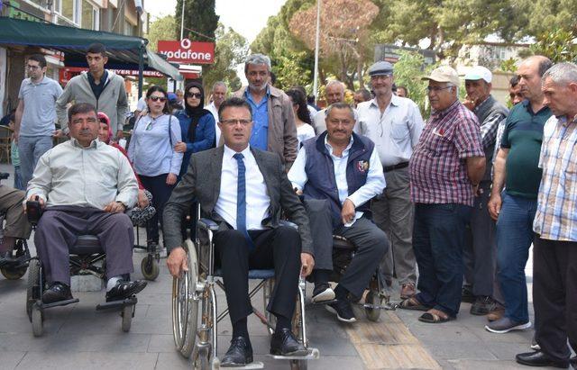 Başkan Öküzcüoğlu tekerlekli sandalyede