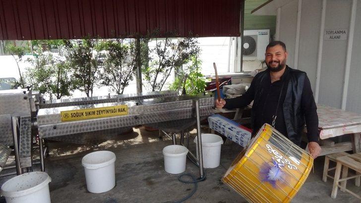 (Özel) Yeni icadını tellal ile tanıttı G4