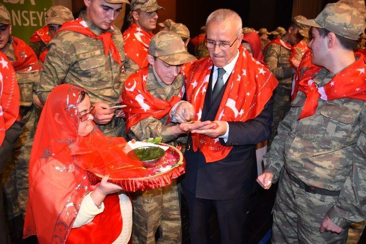 Engelli gençlere asker kınası yakıldı G3