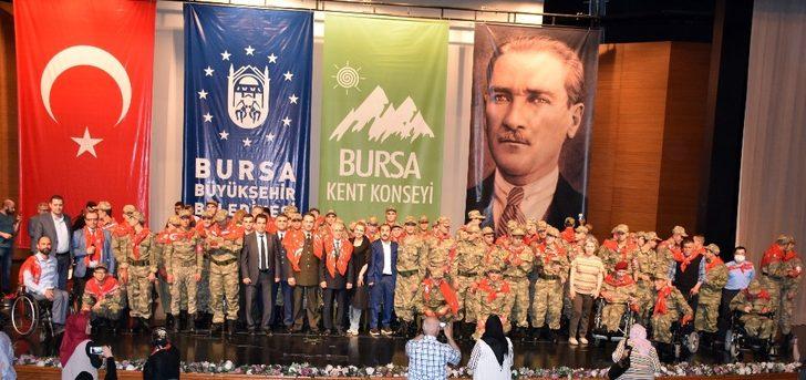 Engelli gençlere asker kınası yakıldı G4