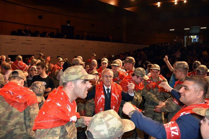 Engelli gençlere asker kınası yakıldı G5