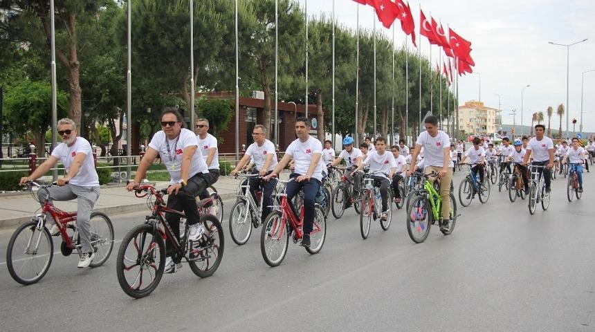Başkan Kayalar, öğrencilerle bisiklet sürdü