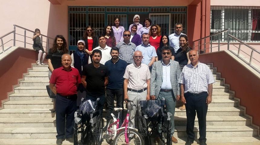 Buharkentli ilkokul &ouml;ğrencilerinden &ouml;rnek davranış