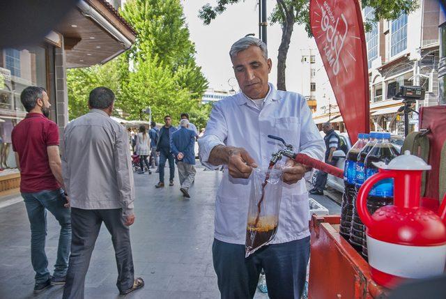 Diyarbakır'da günde 5 bin litre meyan şerbeti tüketiliyor