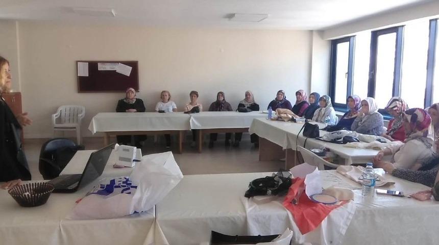 İZMEK kursiyerlerine tasarruflu su t&uuml;ketimi anlatıldı