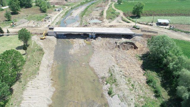 Karamürsel Semetler köprüsünde tabliye imalatına başlandı