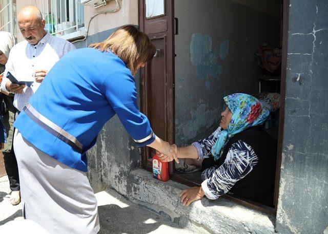 Şahin’den engelli çifte yardım