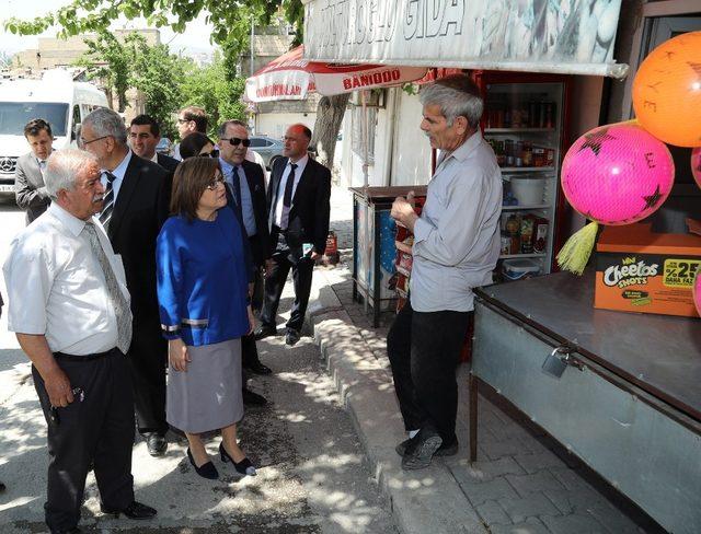 Şahin’den engelli çifte yardım