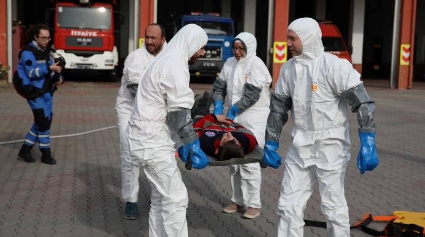 G&ouml;n&uuml;ll&uuml; İtfaiyecilere kimyasal eğitimi verildi