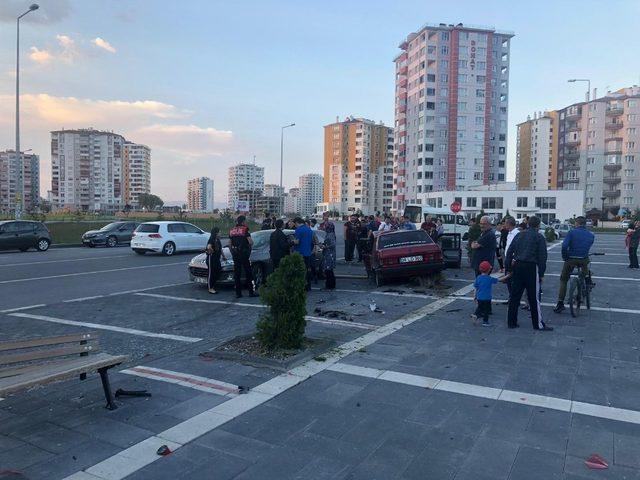 Yakut Mahallesi’nde trafik kazası: 3 yaralı