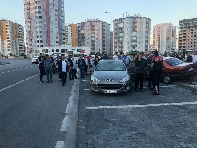 Yakut Mahallesi’nde trafik kazası: 3 yaralı