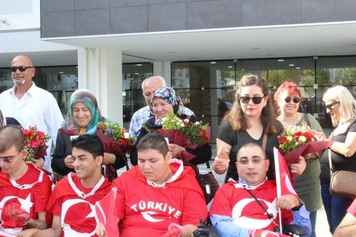 Engelli gençlere temsili asker uğurlama töreni G2